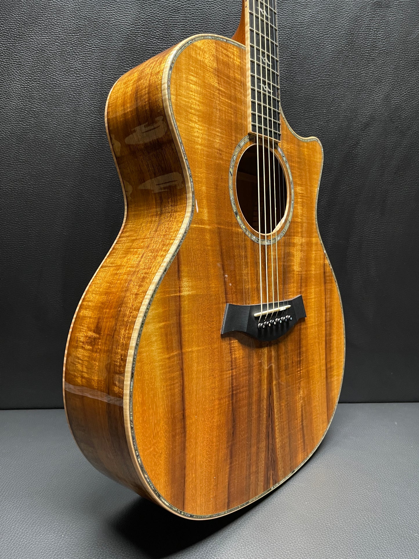 Taylor K24 Full Koa CE 2010 (PRE-OWNED)