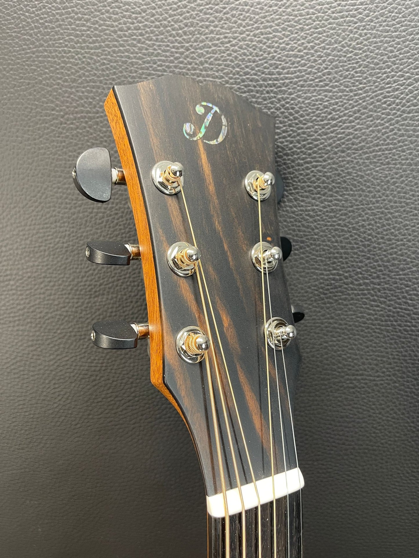 Dowina Mahogany Selection GAC #2303505