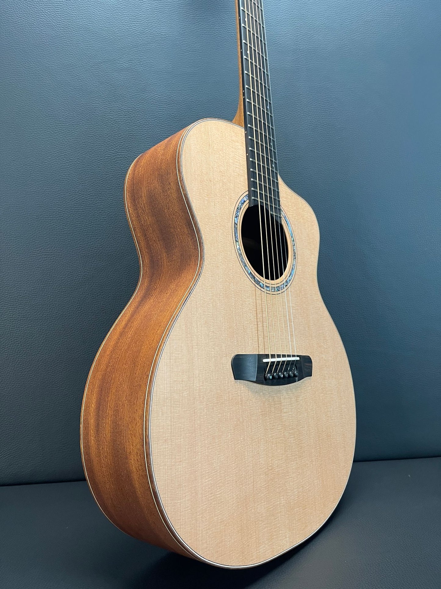 Dowina Mahogany Selection GAC #2303505