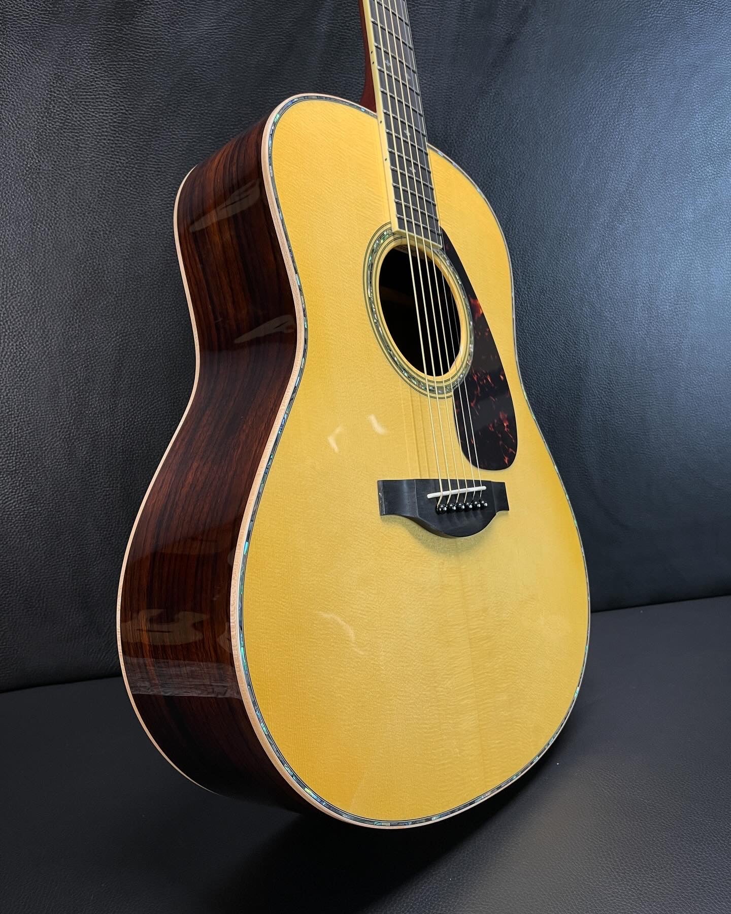 Yamaha LL 16 D Deluxe