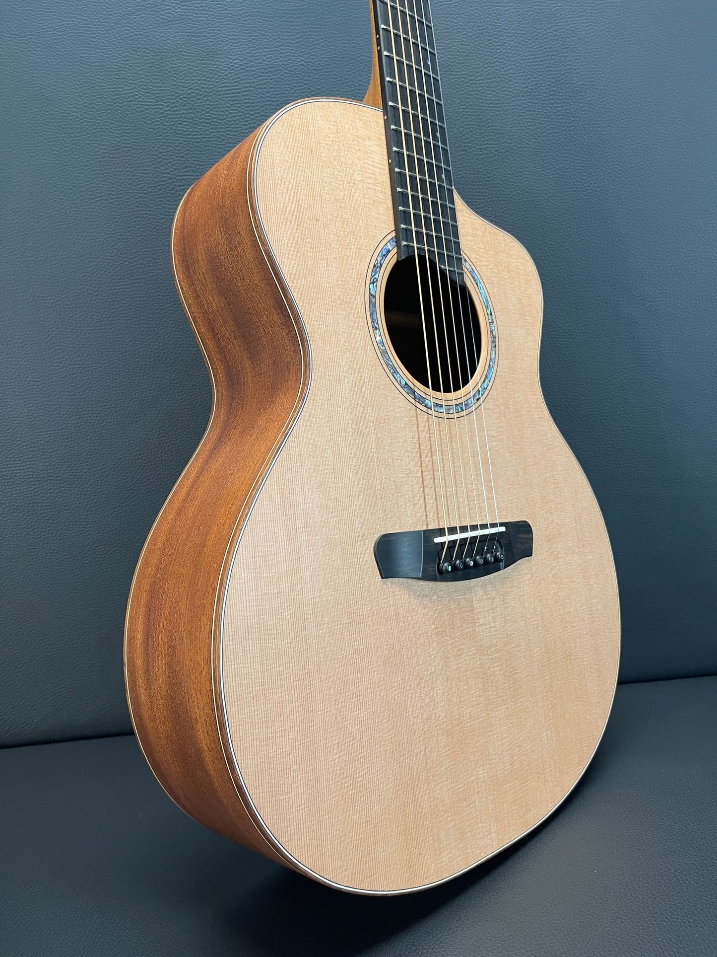 Dowina Mahogany Selection GAC #2303505