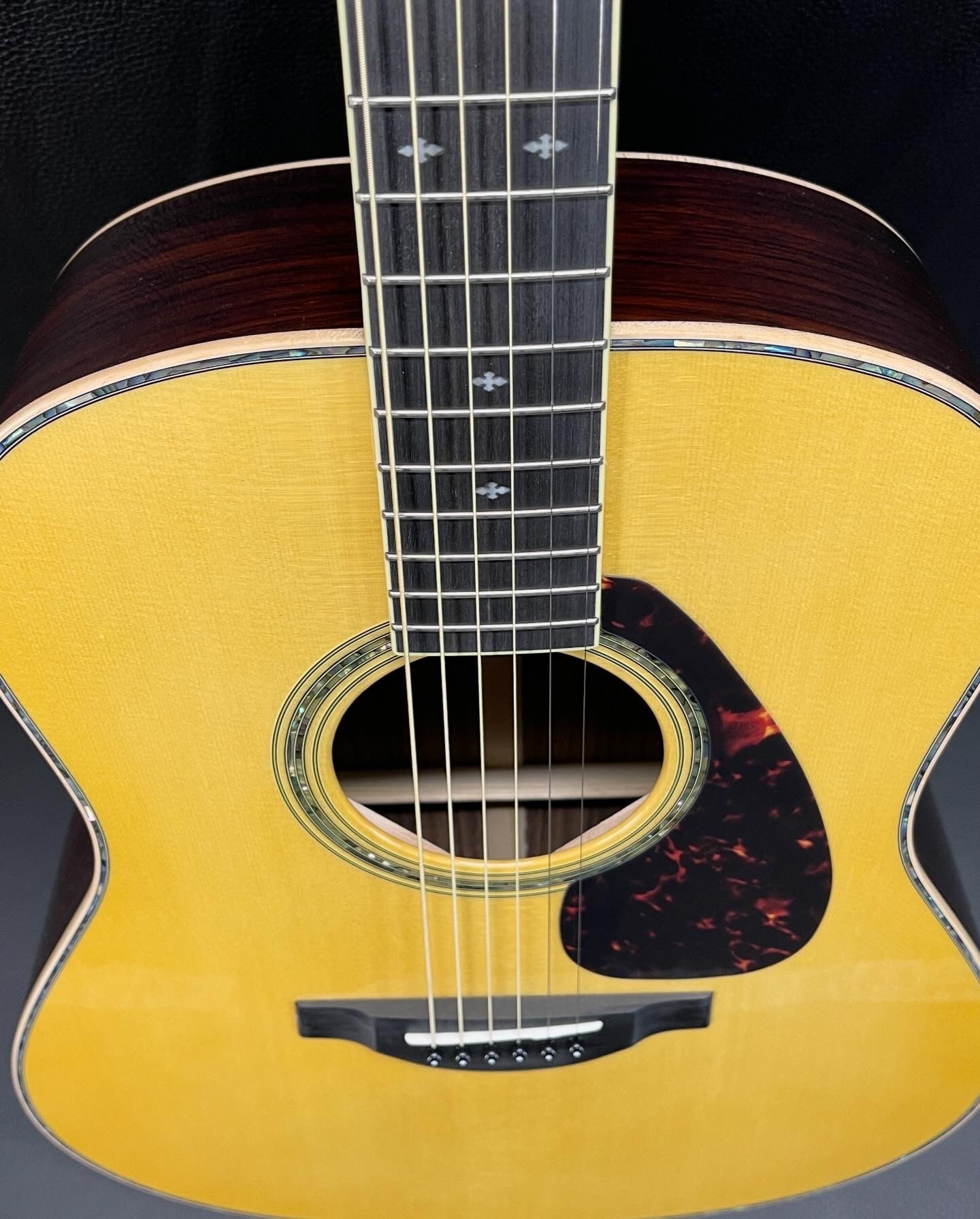 Yamaha LL 16 D Deluxe