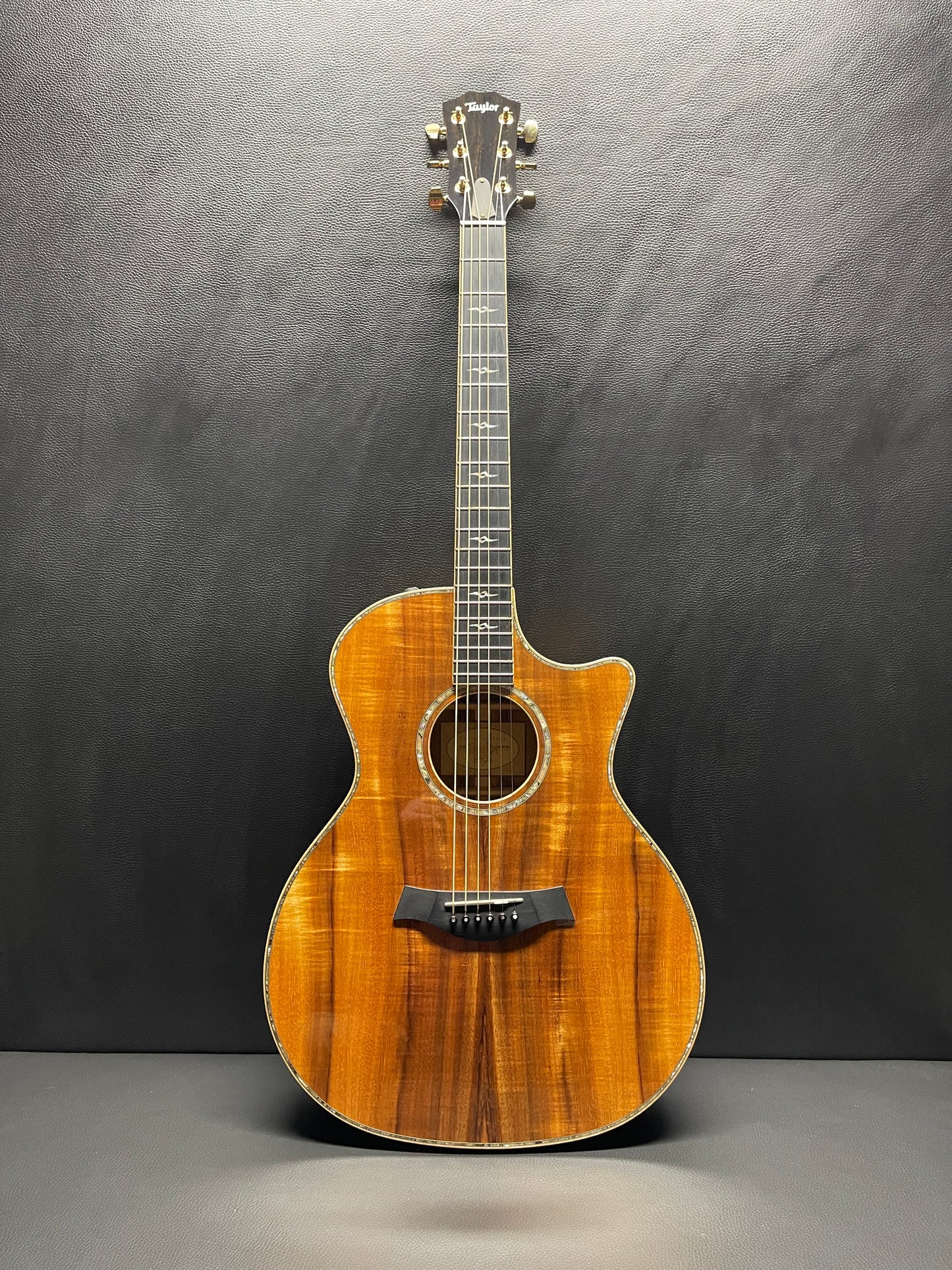 Taylor K24 Full Koa CE 2010 (PRE-OWNED)