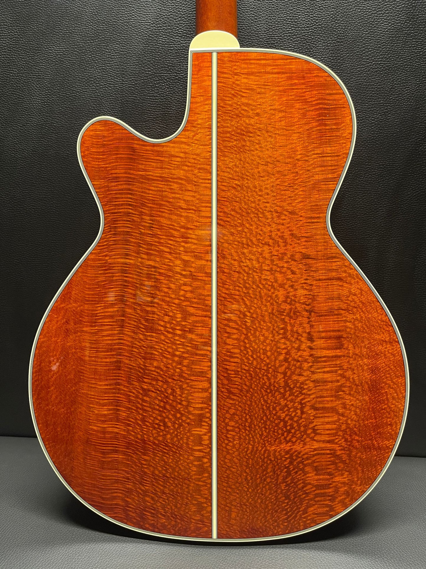 TAKAMINE LTD. 2023 SANTA FE JAPAN S/N 60111030