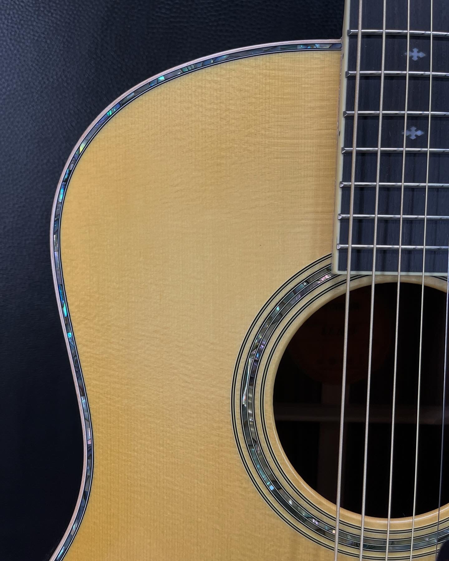 Yamaha LL 16 D Deluxe