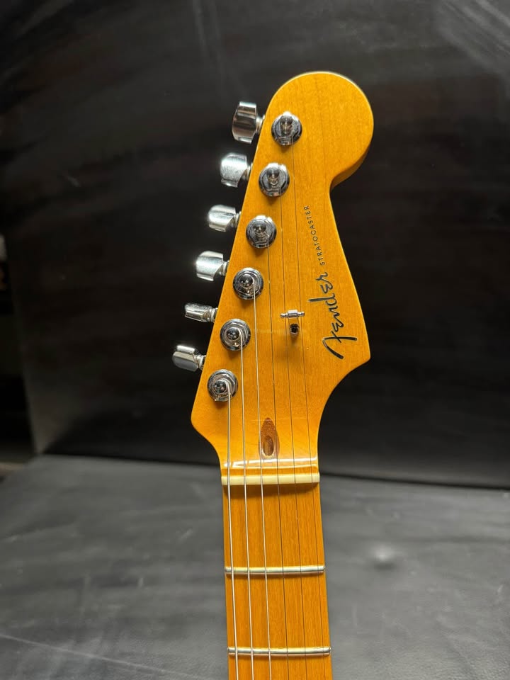 Fender Stratocaster Deluxe USA 2005 (PRE-OWNED)