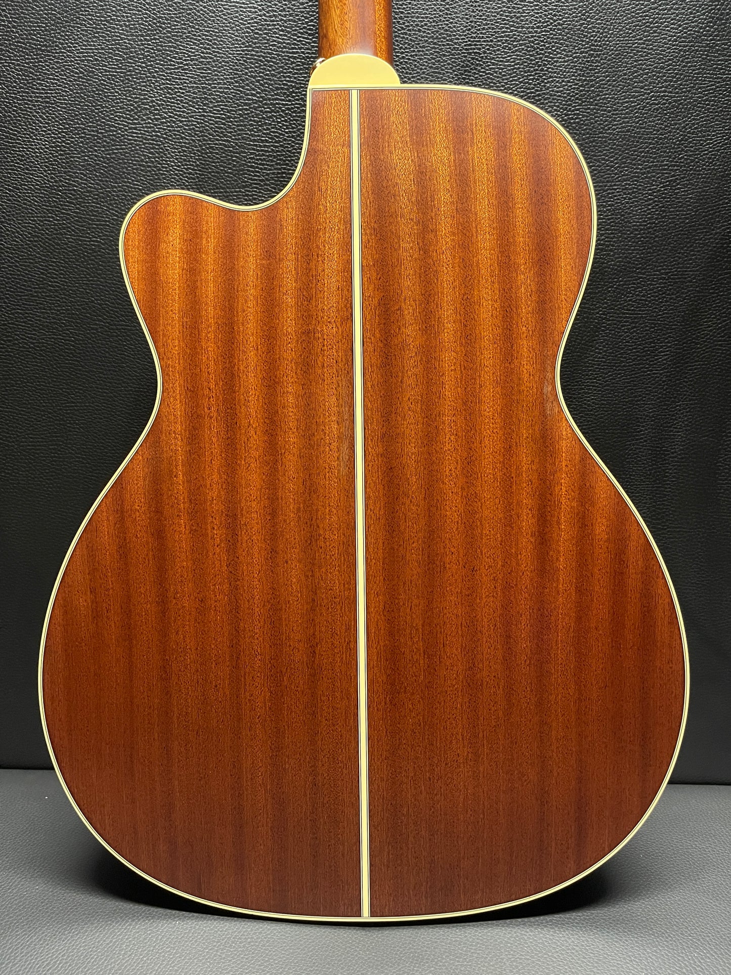 Takamine P3MC Pro Series 3 S/N 60100124