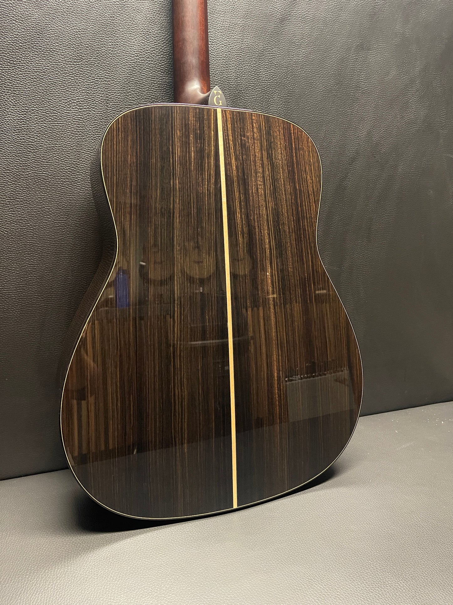 Yamaha FG9 R S/N: IJN065A