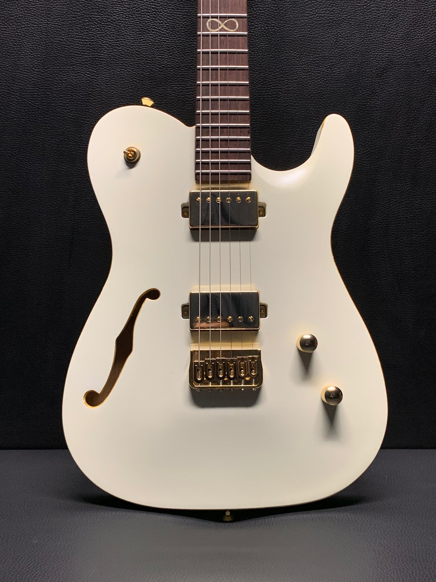 Chapman Chris Robertson Signature SAR63 Stone White #H23120185