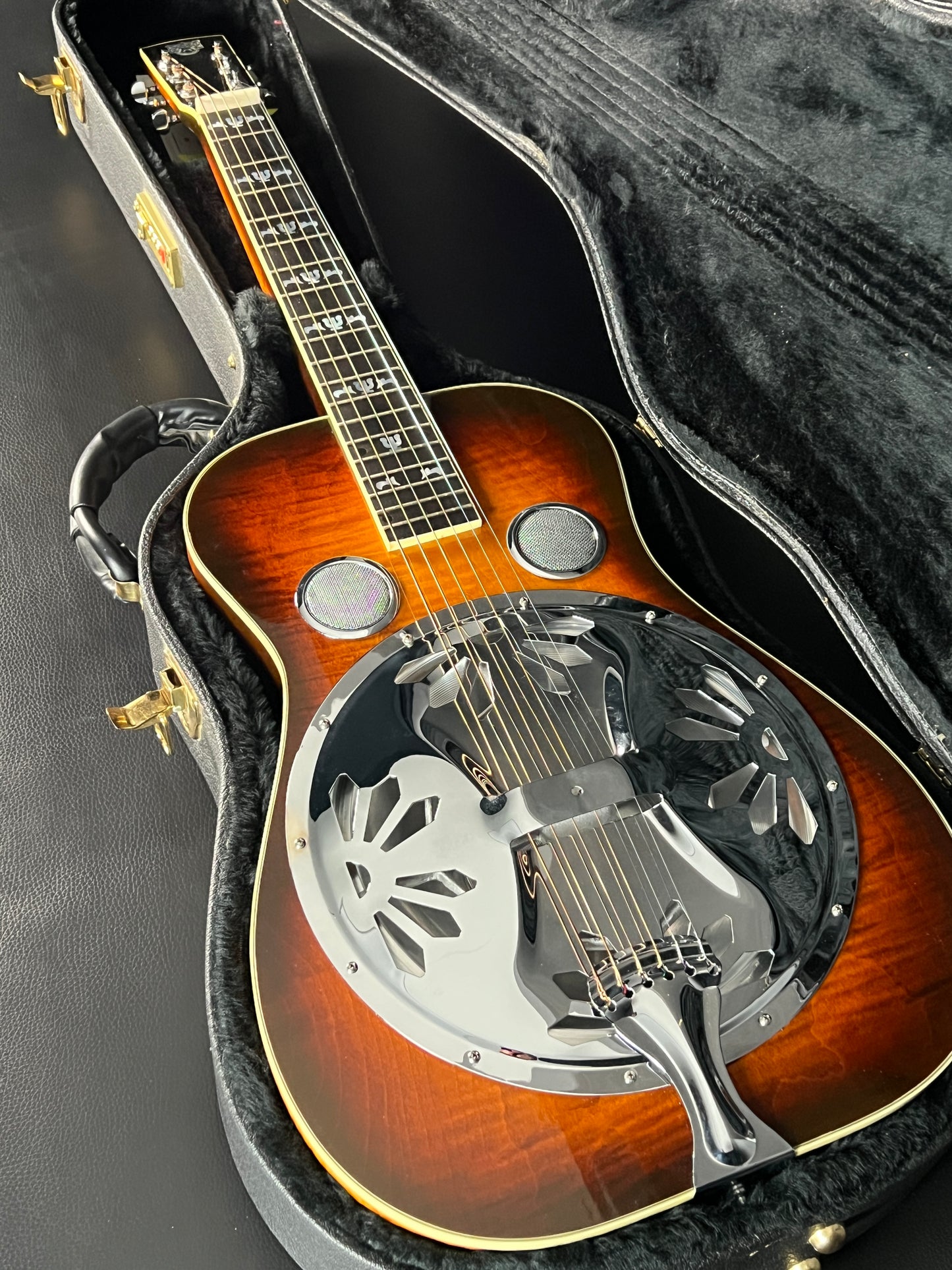 Dobro Model 27 Deluxe Sunburst 1998 (PRE-OWNED)