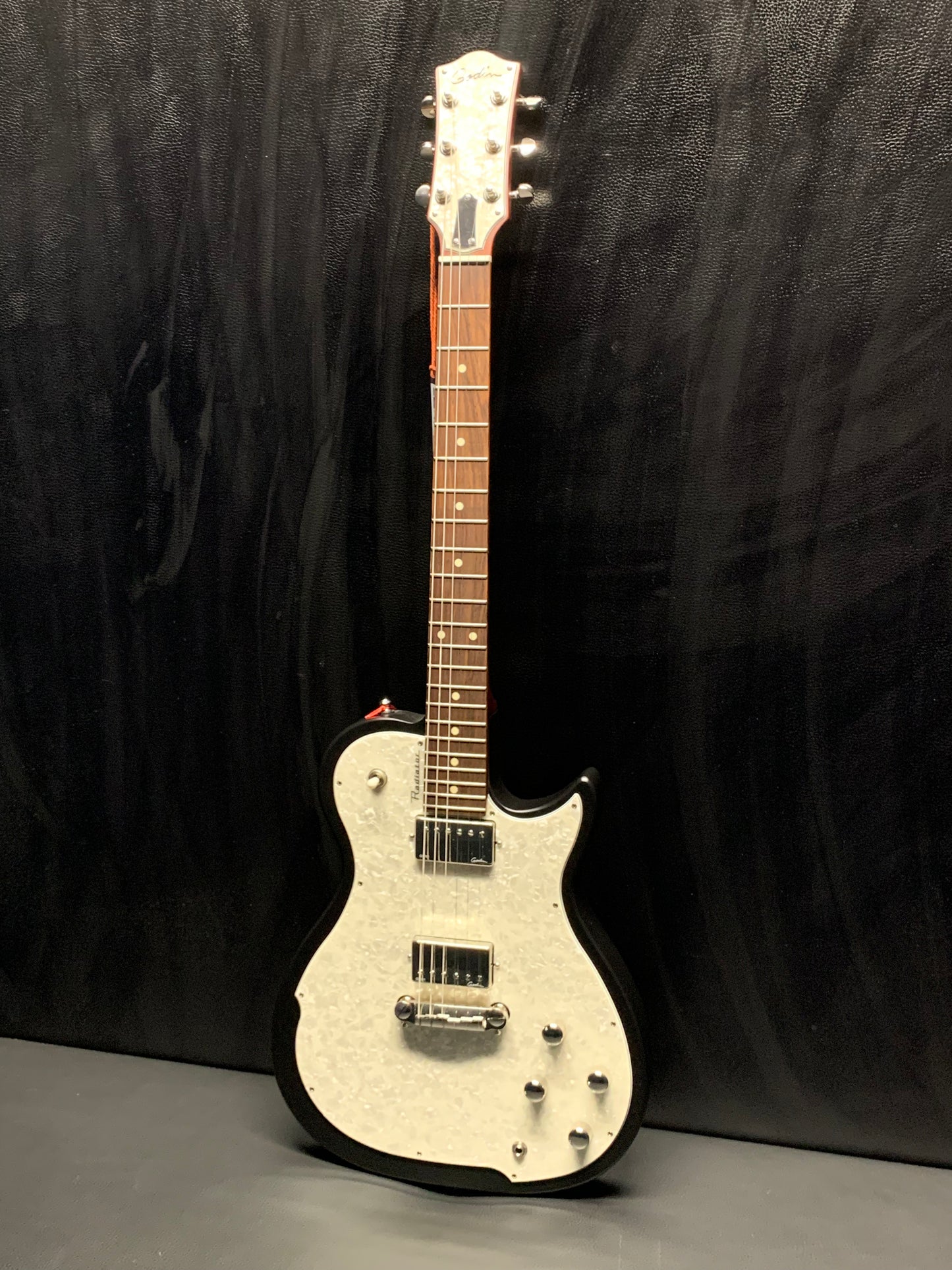 Godin Radiator Bourbon Burst RN Electric Guitar