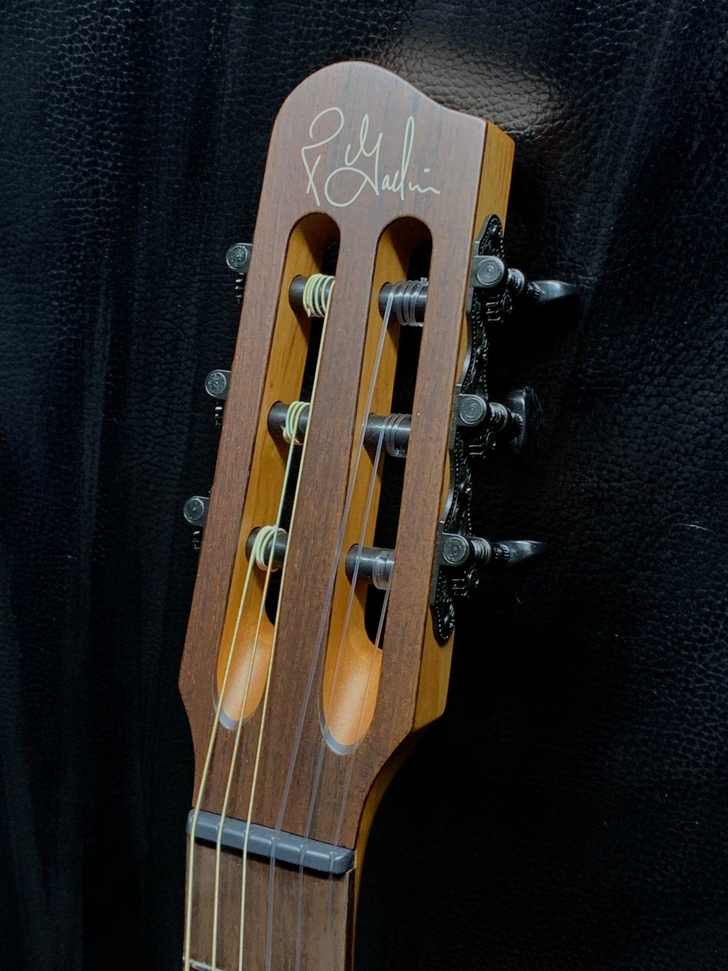 Godin Multiac Mundial Arctik Blue Acoustic Electric