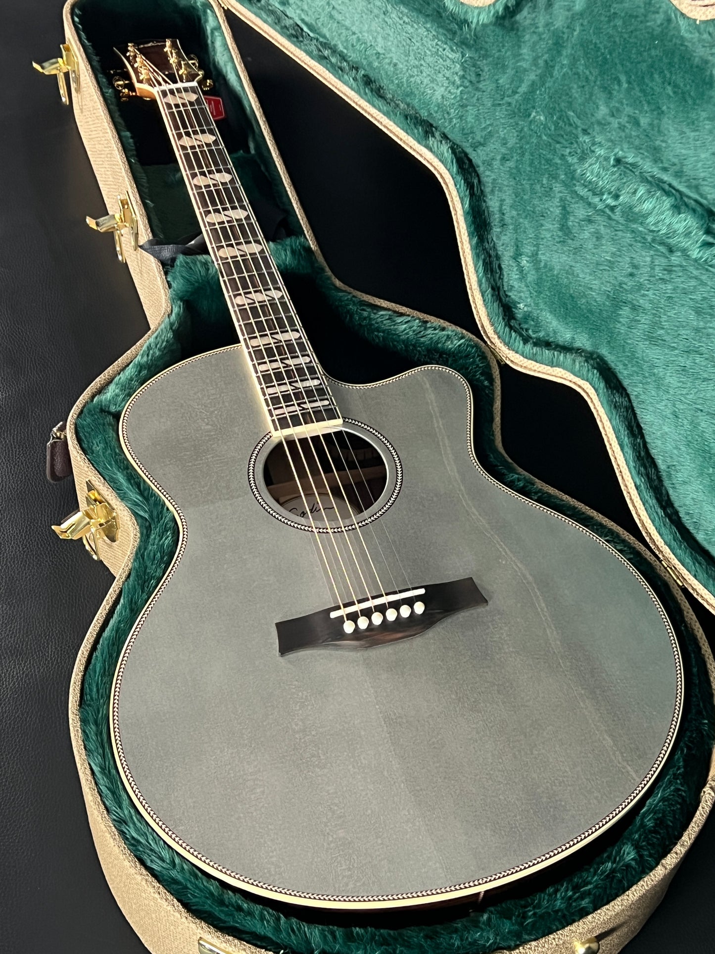 Godin Connaisseur Rosewood Satin Gray