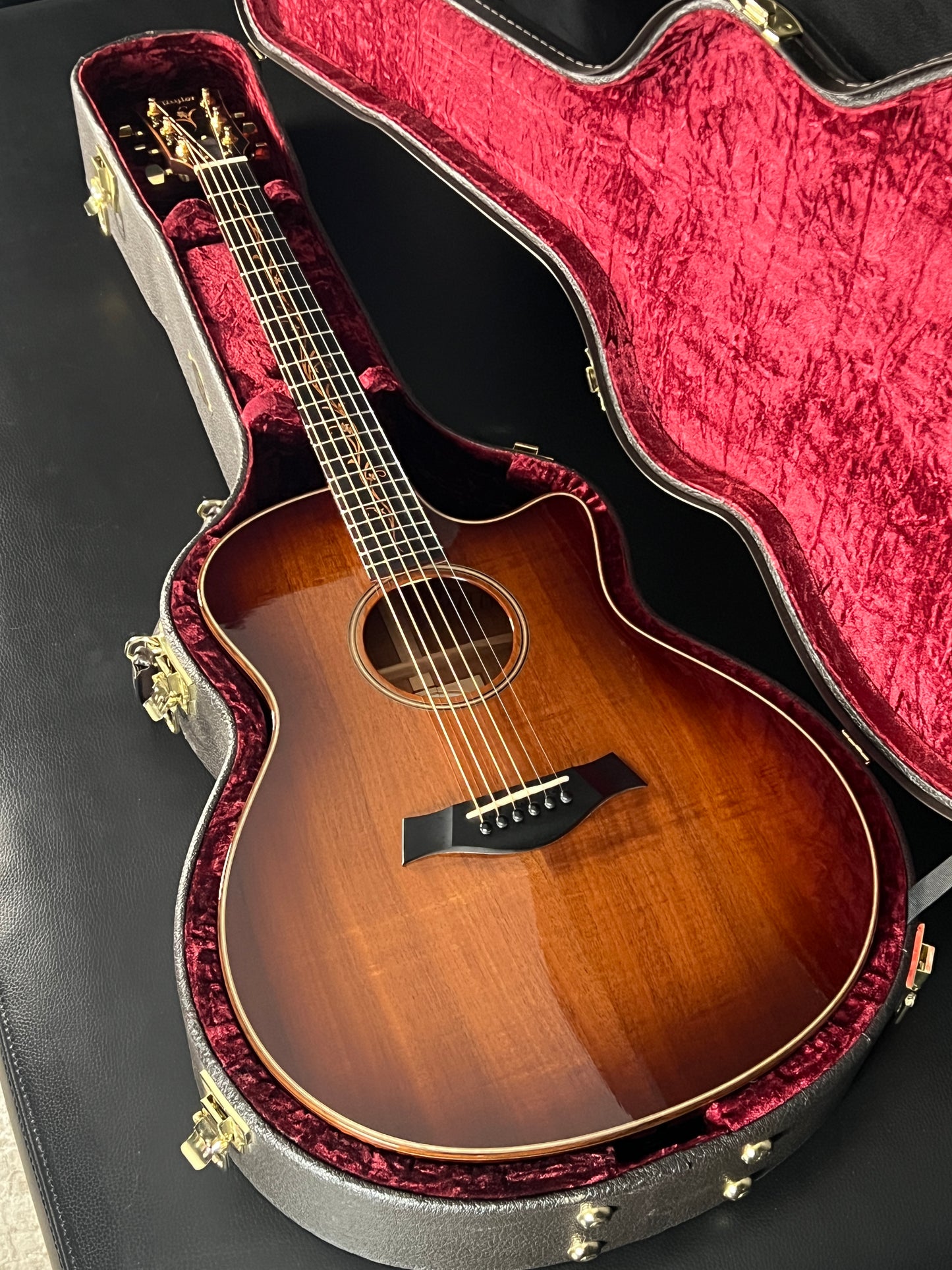 Taylor K-26ce Shaded Edgeburst Koa Series (PRE-OWNED)
