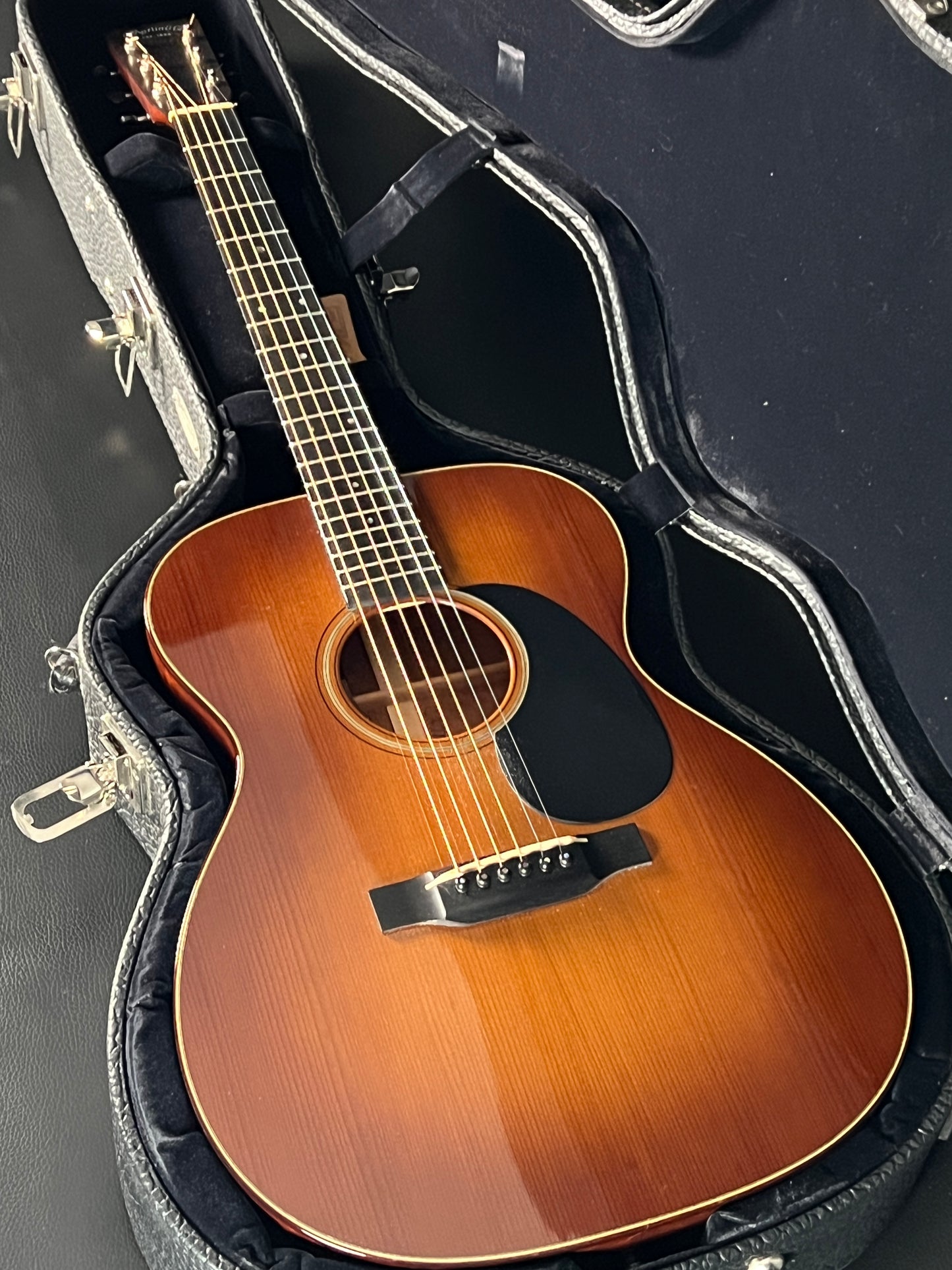 Martin Custom Shop 000-18 Sunburst 2012 (PRE-OWNED)