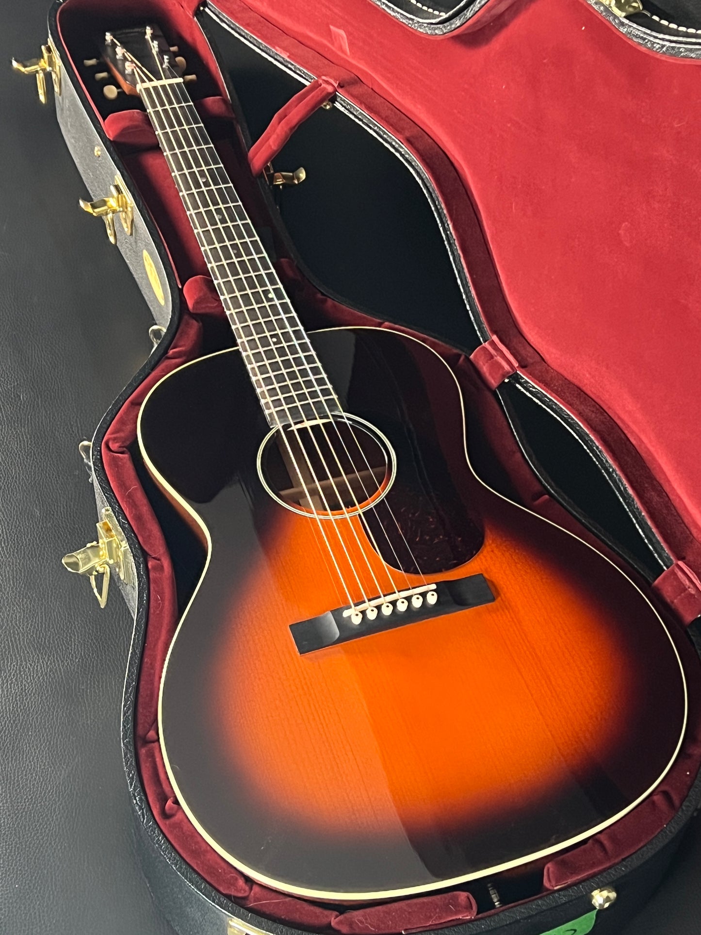 Martin CEO-7 14 Fret 00 Body Adirondack Spruce top (PRE-OWNED)