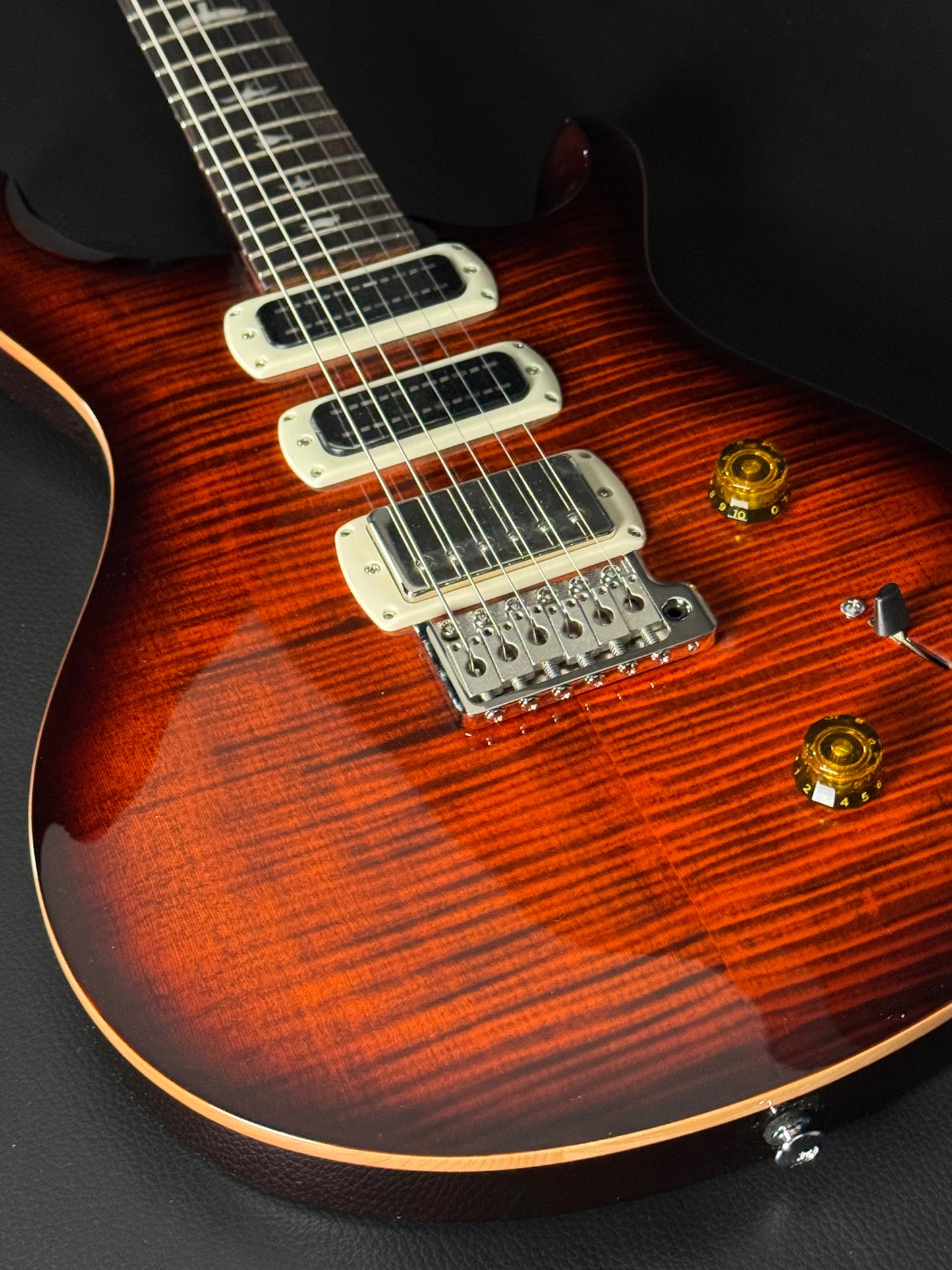 SE Studio - Orange Tiger Smokeburst
