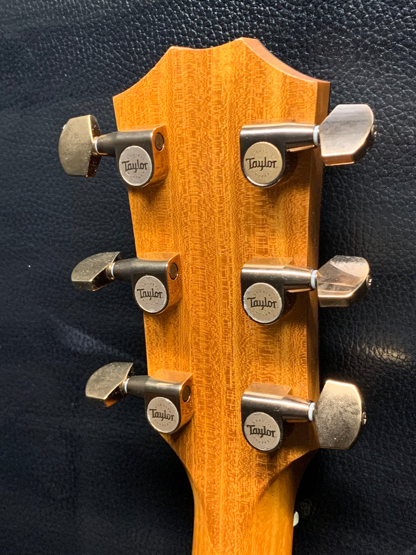 Taylor 224ce-K DLX (PRE-OWNED) pick-guard plastic still on!