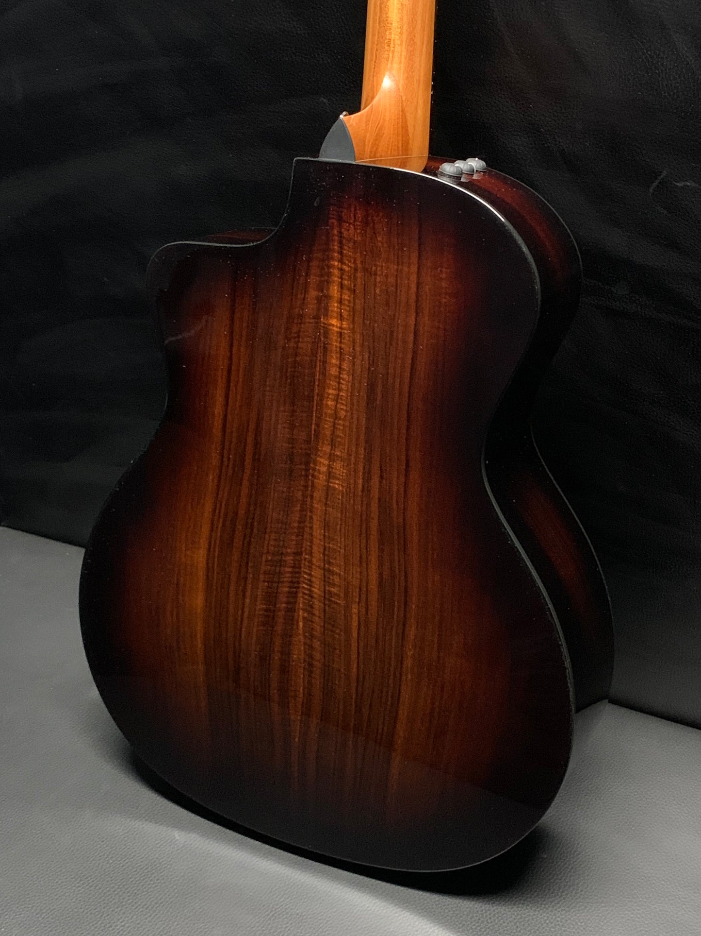 Taylor 224ce-K DLX (PRE-OWNED) pick-guard plastic still on!