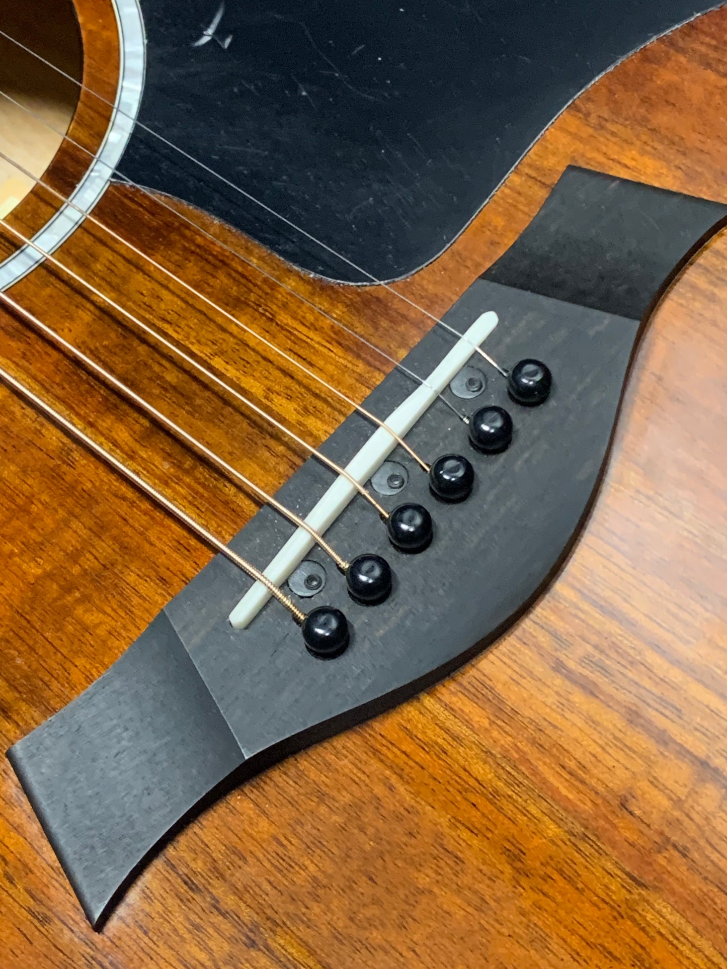 Taylor 224ce-K DLX (PRE-OWNED) pick-guard plastic still on!