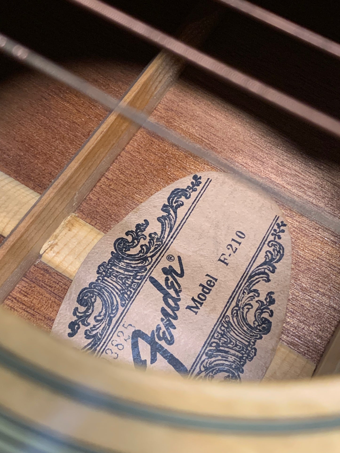 Fender F210 Acoustic Guitar Dreadnought Natural (PRE-OWNED)