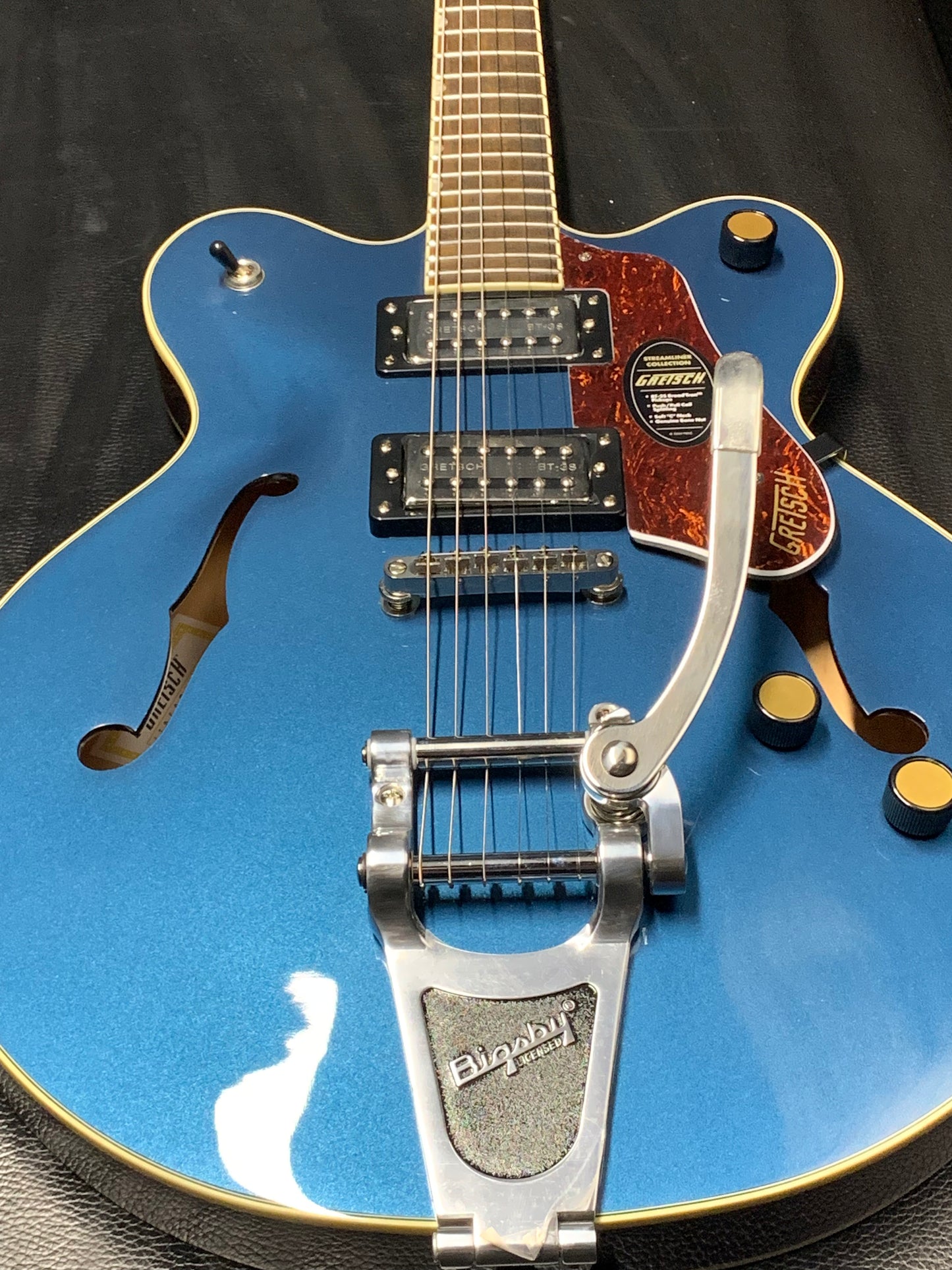 Gretsch G2622T Streamliner Center Block Double-Cut with Bigsby Broad’Tron BT-3S Pickups, Dark Denim