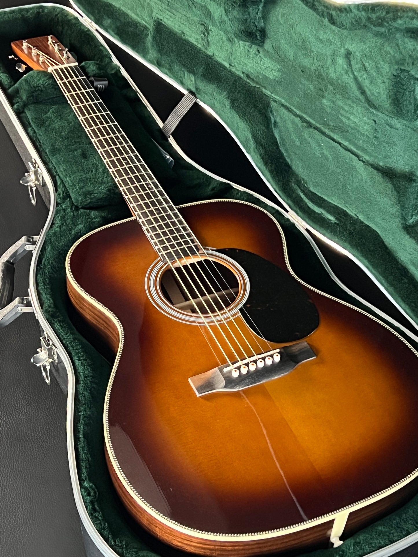 Martin 000-28 Sunburst 2025 (PRE-OWNED)