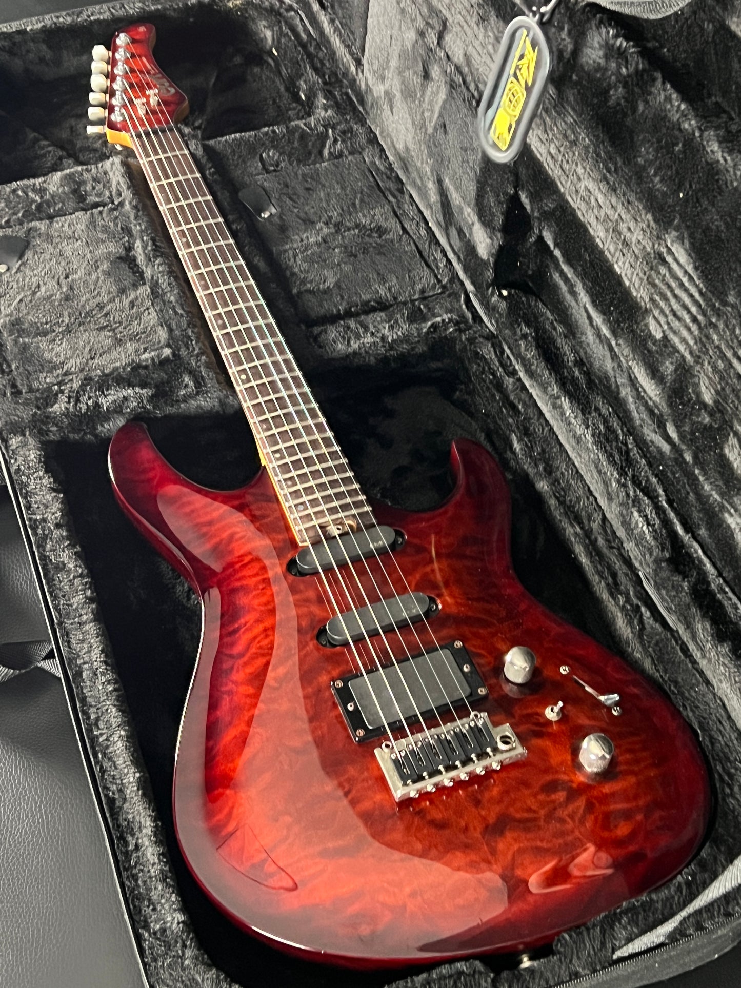 Cort G290 Quilted Maple Top with Case (PRE-OWNED)
