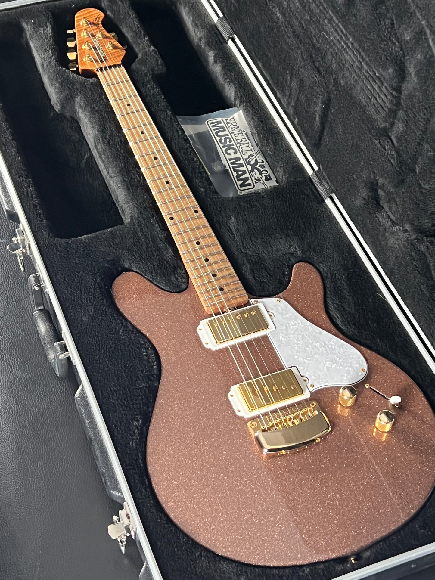 Ernie Ball Music Man (PRE-OWNED)