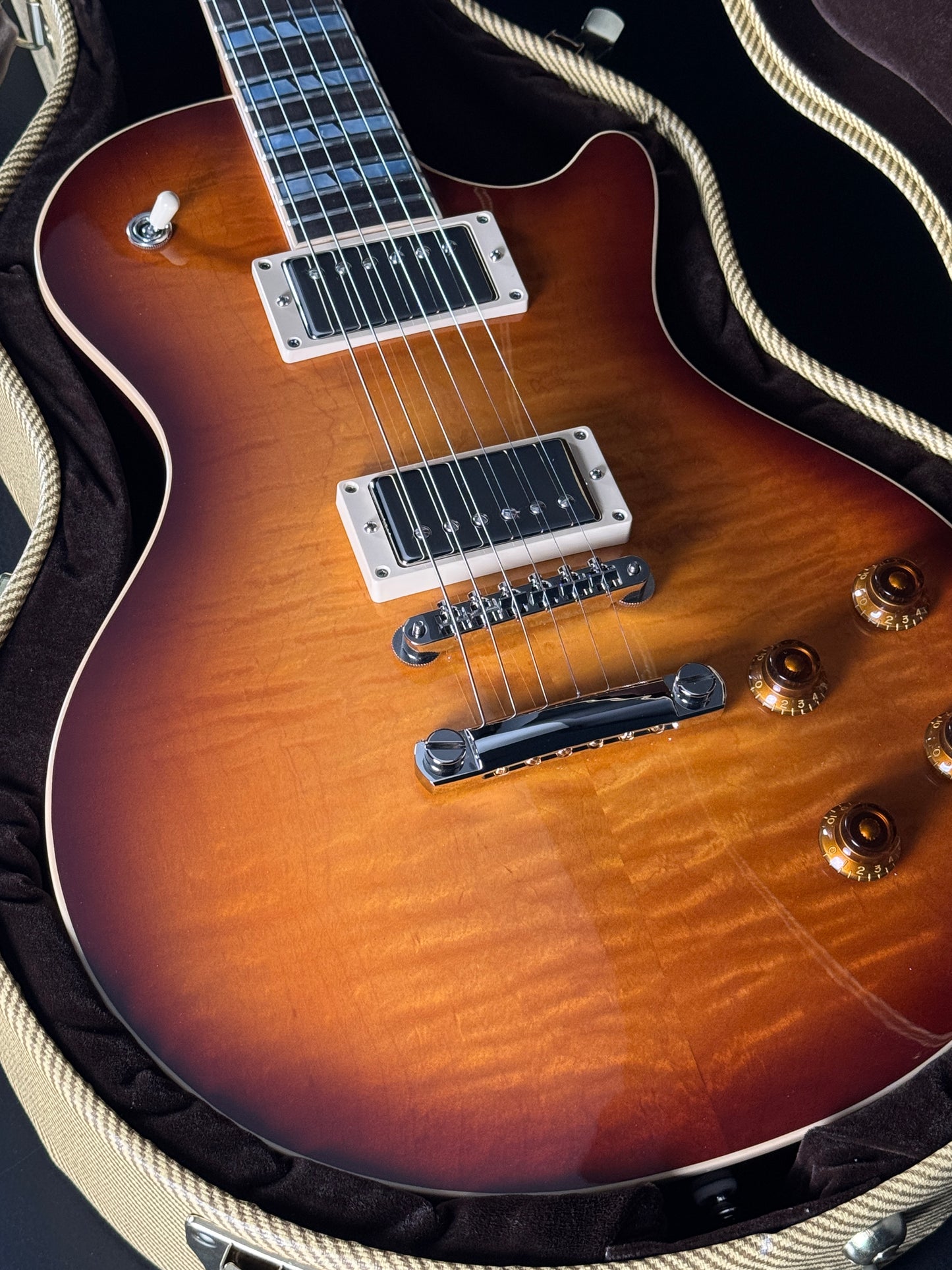 Huss & Dalton Statesboro SC Classic – Honey Brown Sunburst