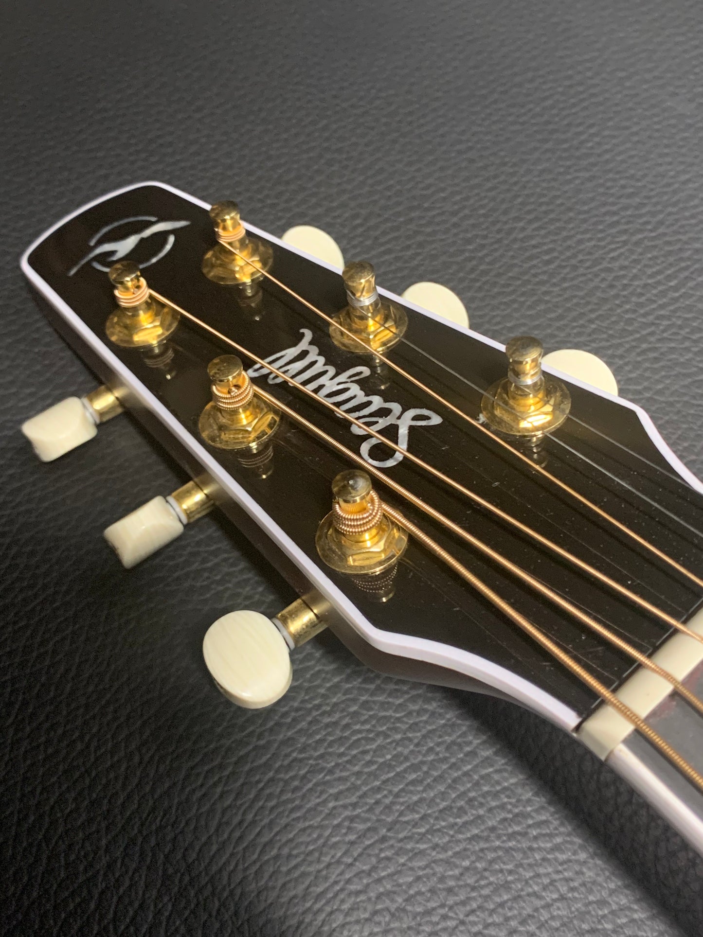 Seagull Artist Mosaic Concert Hall CW Bourbon Burst GT Anthem EQ (PRE-OWNED)