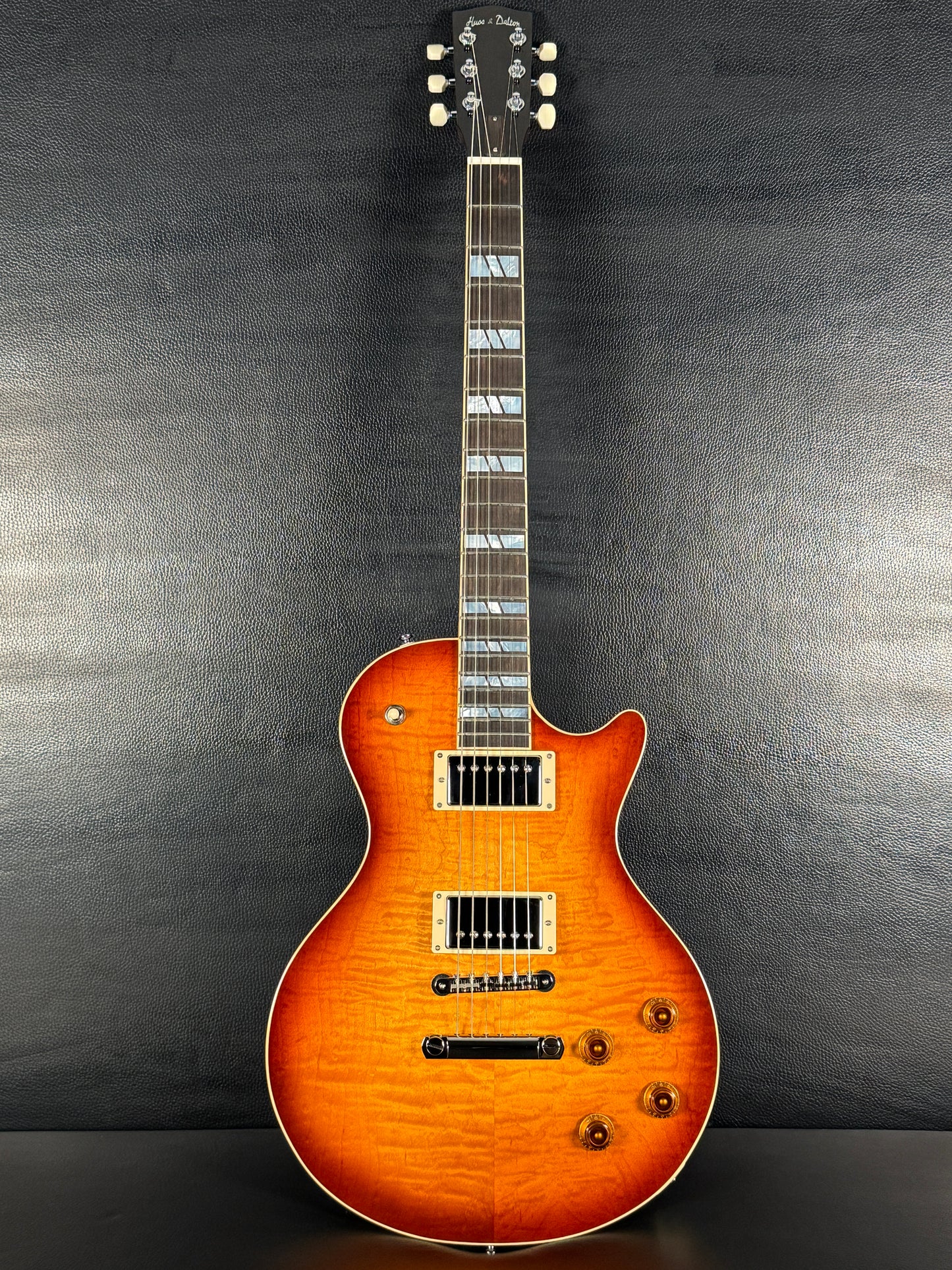 Huss & Dalton Statesboro SC Classic – Honey Brown Sunburst