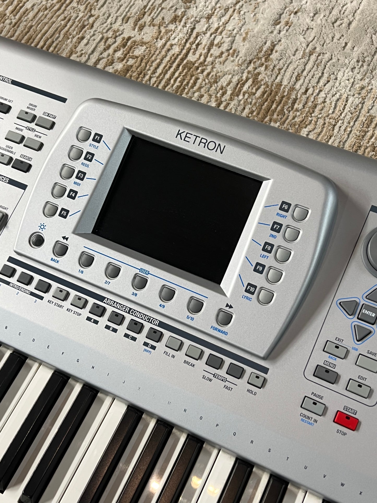Ketron Audya 5 w/ Gator Case (PRE-OWNED)