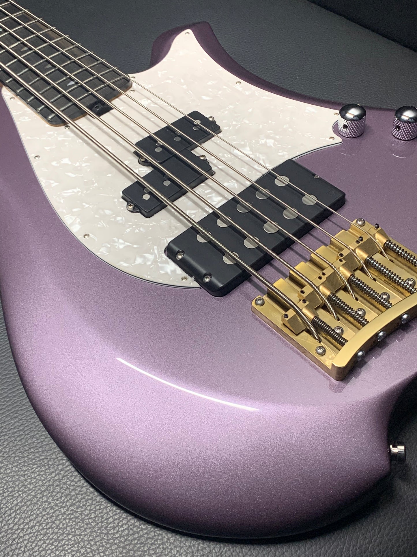Bacci Marleo Bass V 32" Lavender Flakes