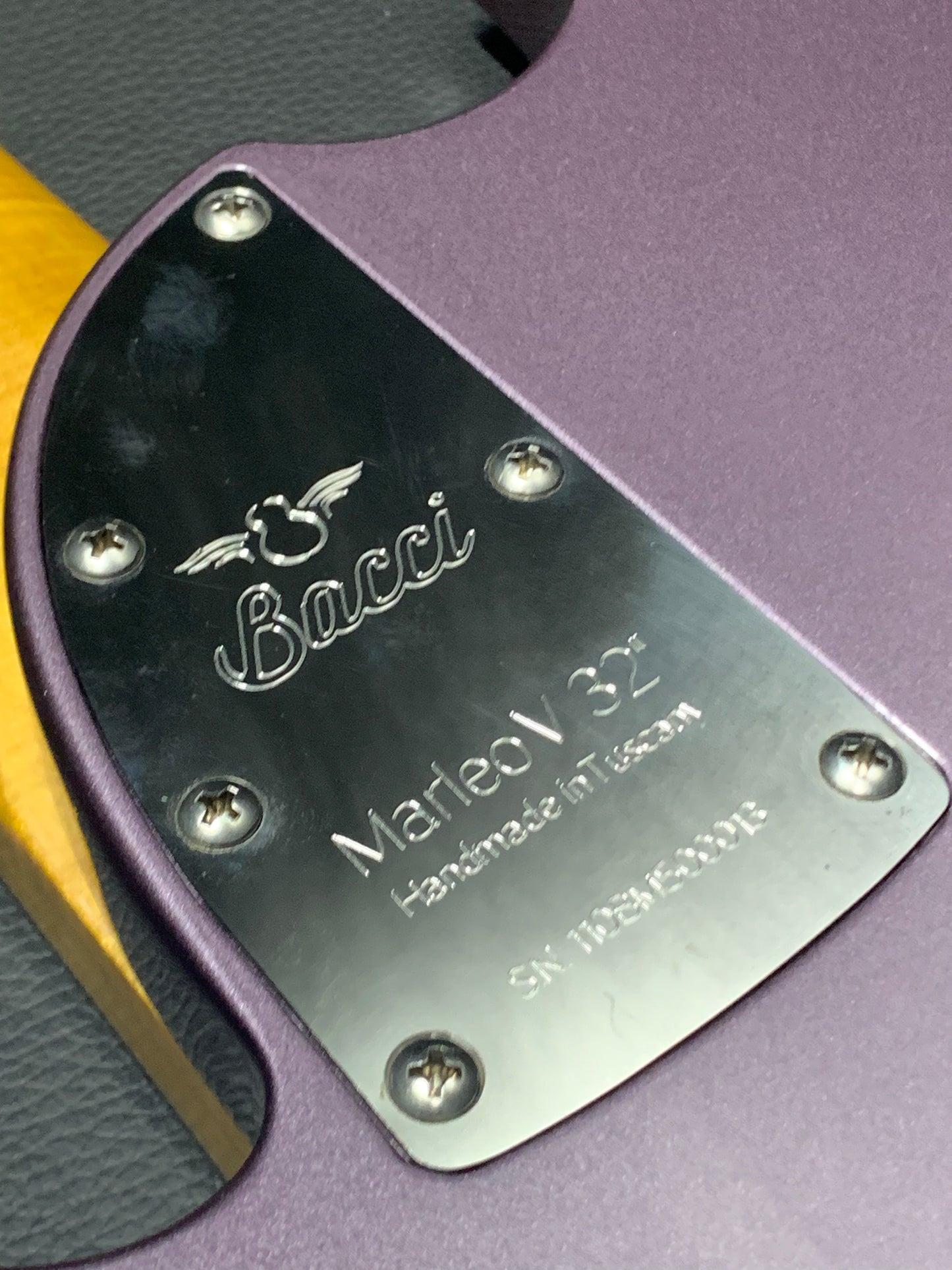 Bacci Marleo Bass V 32" Lavender Flakes