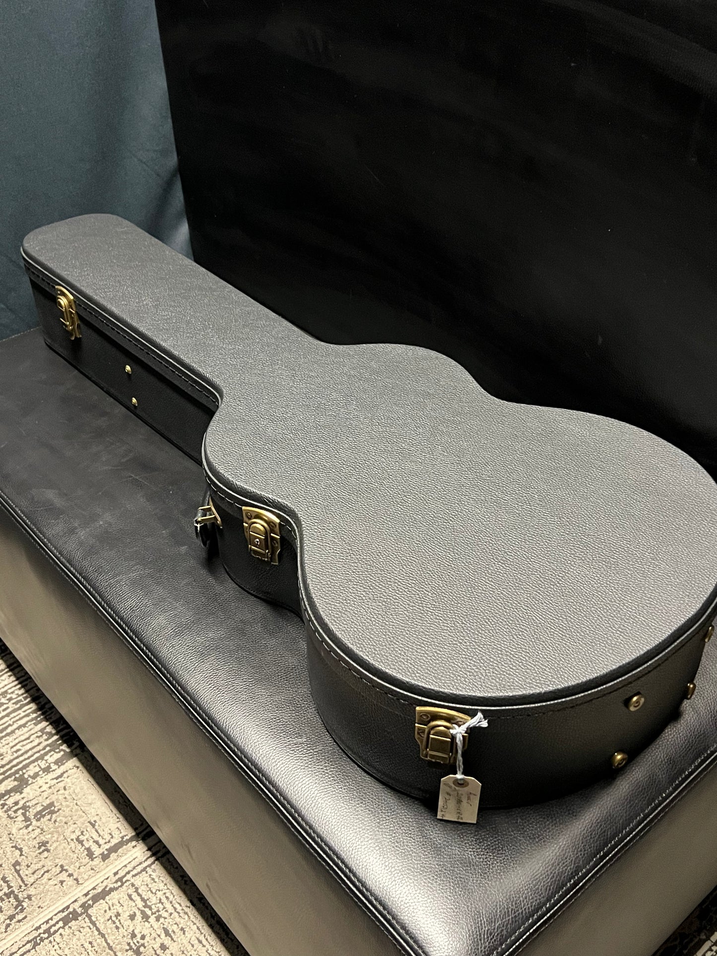 Avenir 20 Series Auditorium Cedar Rosewood Fan Fret #24071244
