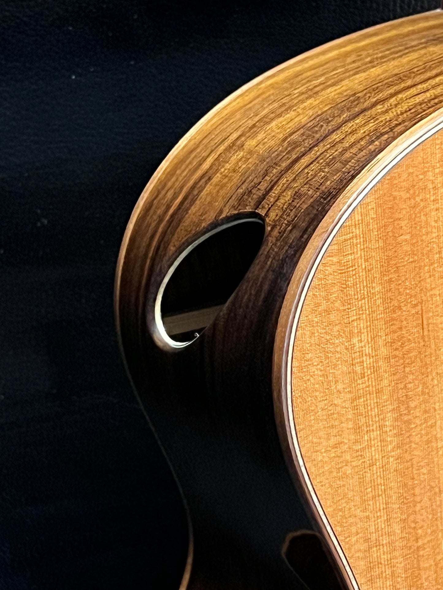 Avenir 20 Series Auditorium Cedar Rosewood Fan Fret #24071244