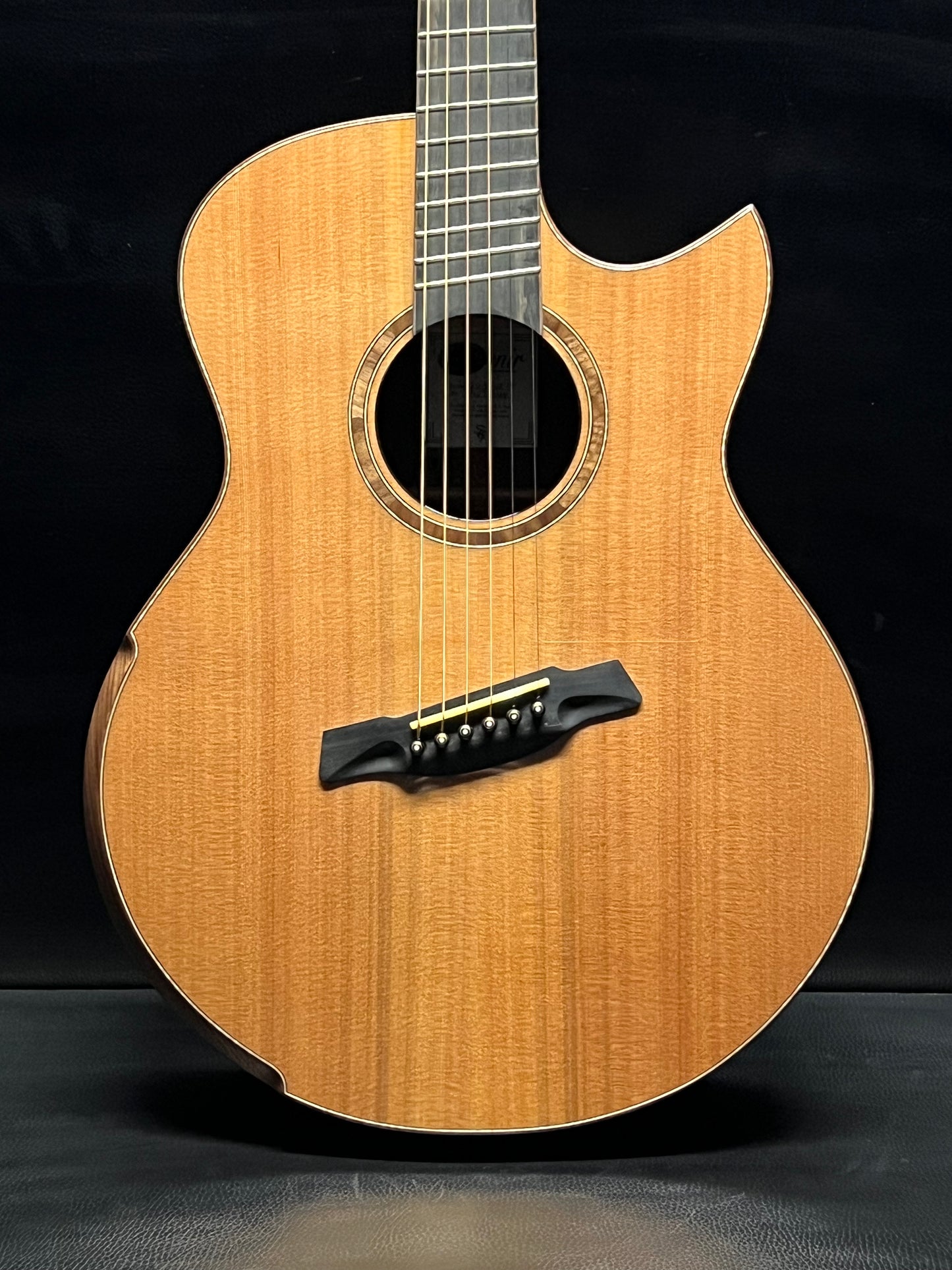 Avenir 20 Series Auditorium Cedar Rosewood Fan Fret #24071244