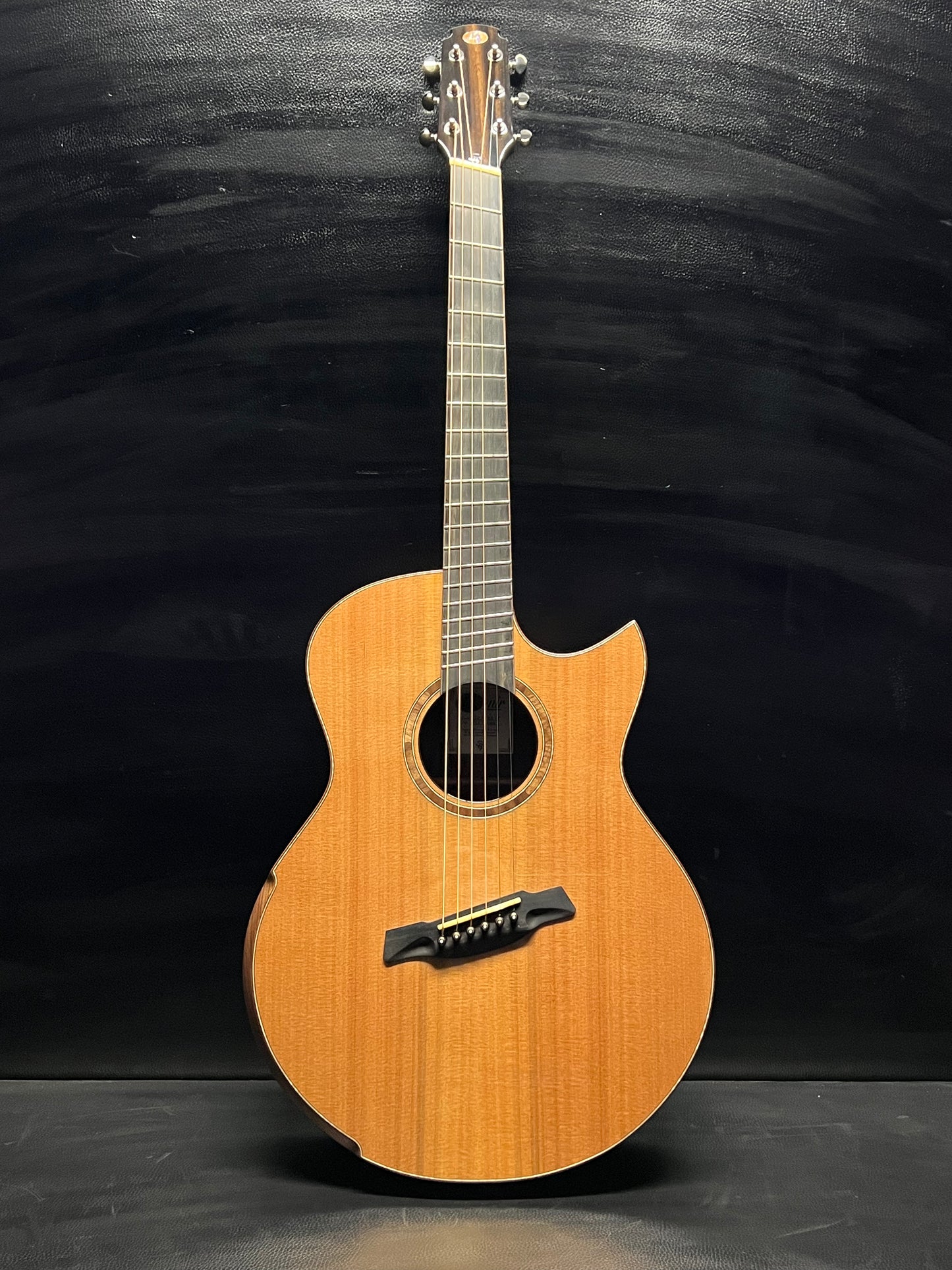 Avenir 20 Series Auditorium Cedar Rosewood Fan Fret #24071244