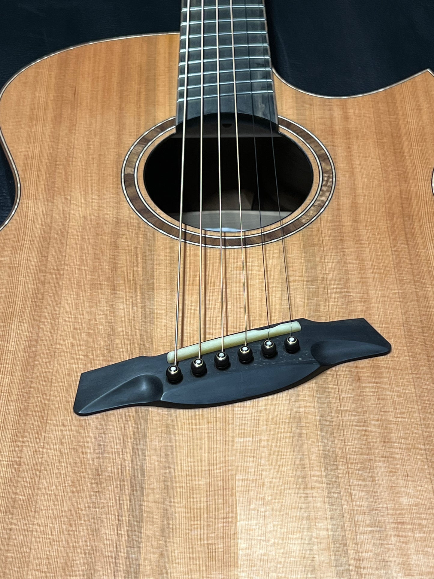 Avenir 20 Series Auditorium Cedar Rosewood Fan Fret #24071244