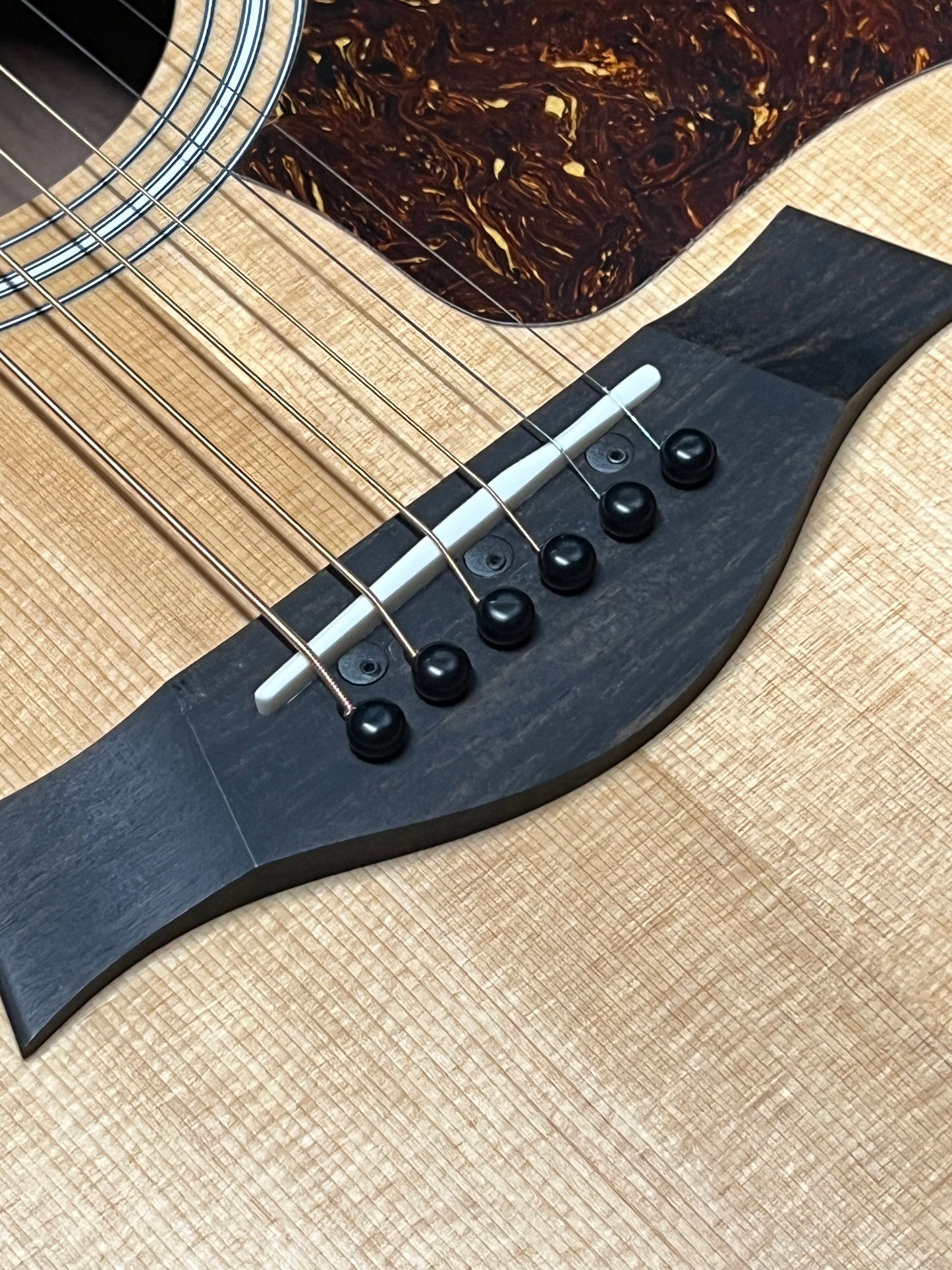 Taylor 214ce Grand Auditorium
