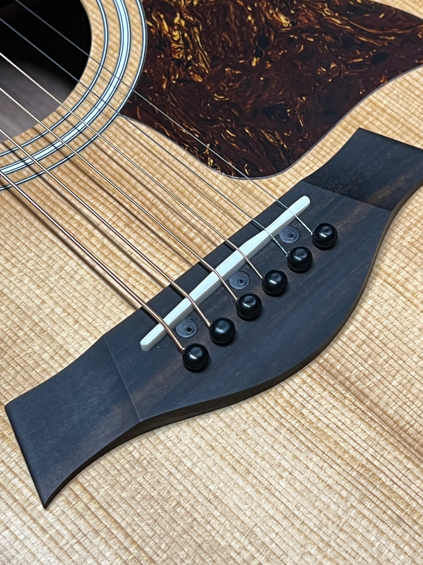 Taylor 214ce Grand Auditorium