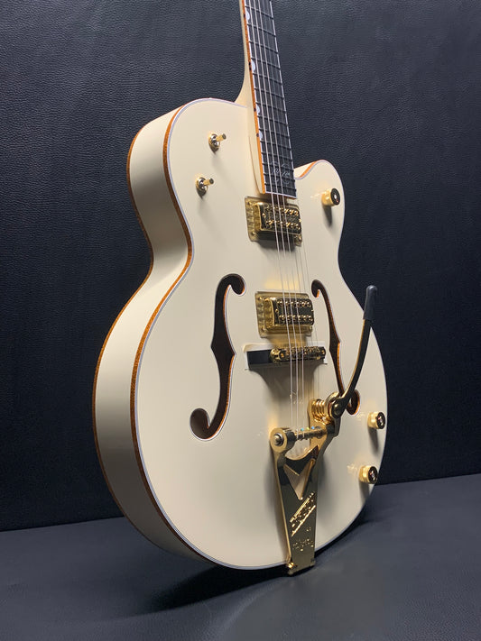 Gretsch Stephen Stills Signature Falcon Hollow Body With Bigsby G6136-1958