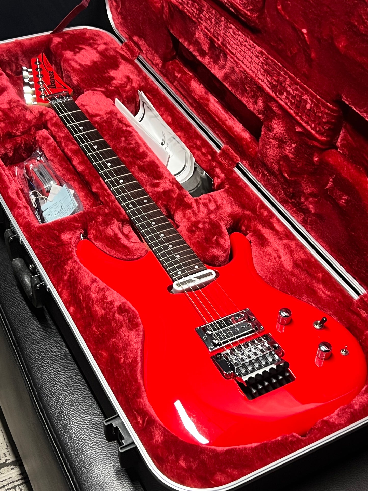 Ibanez JS2480 MCR Joe Satriani Signature (PRE-OWNED)