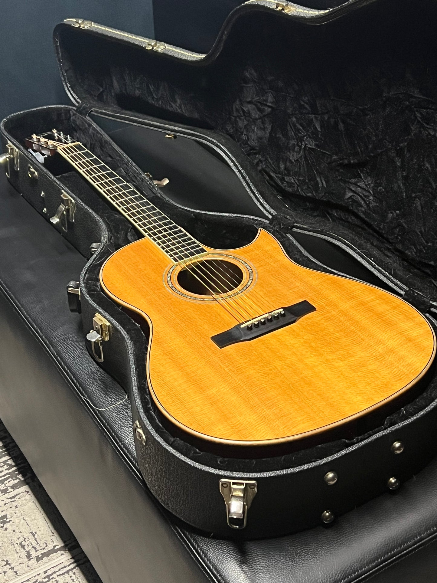 Larrivée LC 09 (PRE-OWNED)
