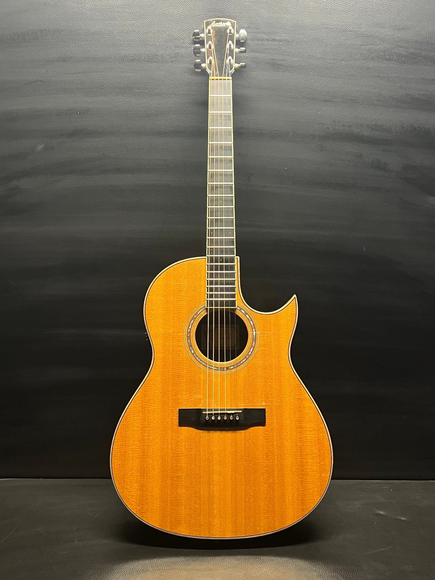 Larrivée LC 09 (PRE-OWNED)