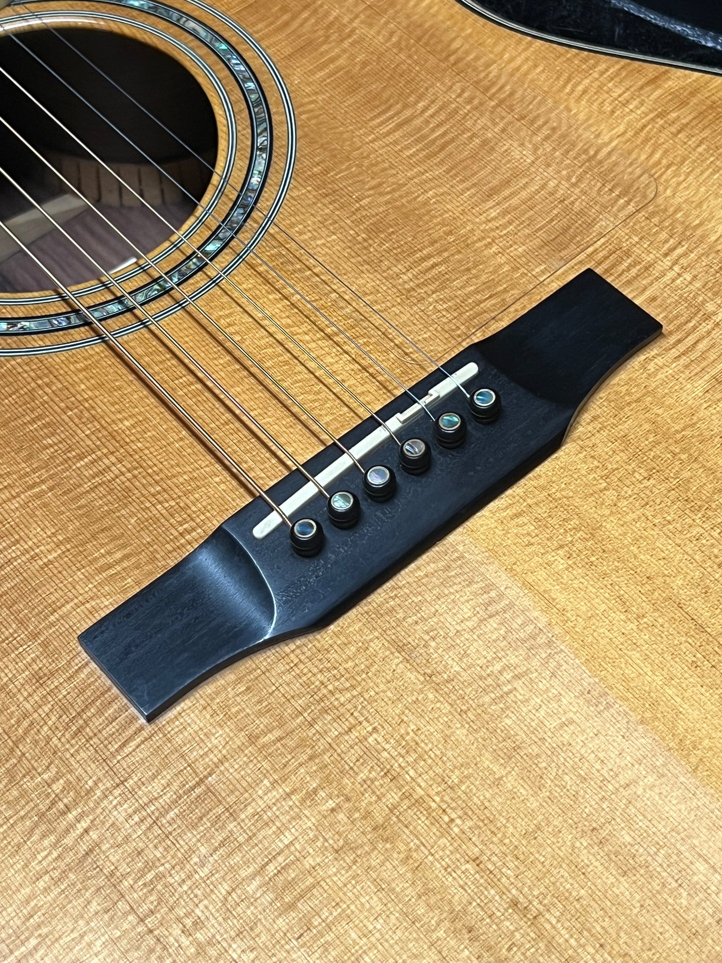 Larrivée LC 09 (PRE-OWNED)