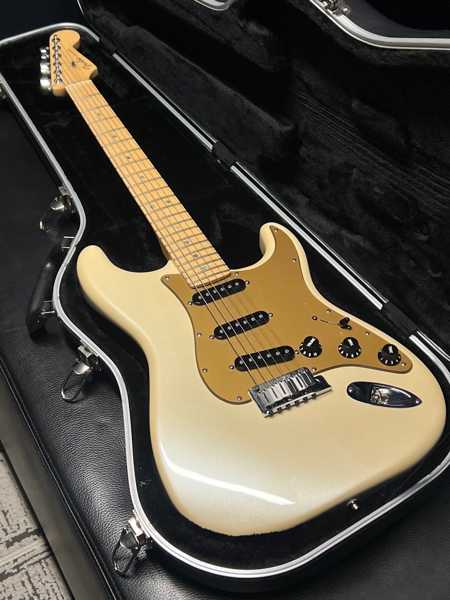 Fender American Deluxe (PRE-OWNED)