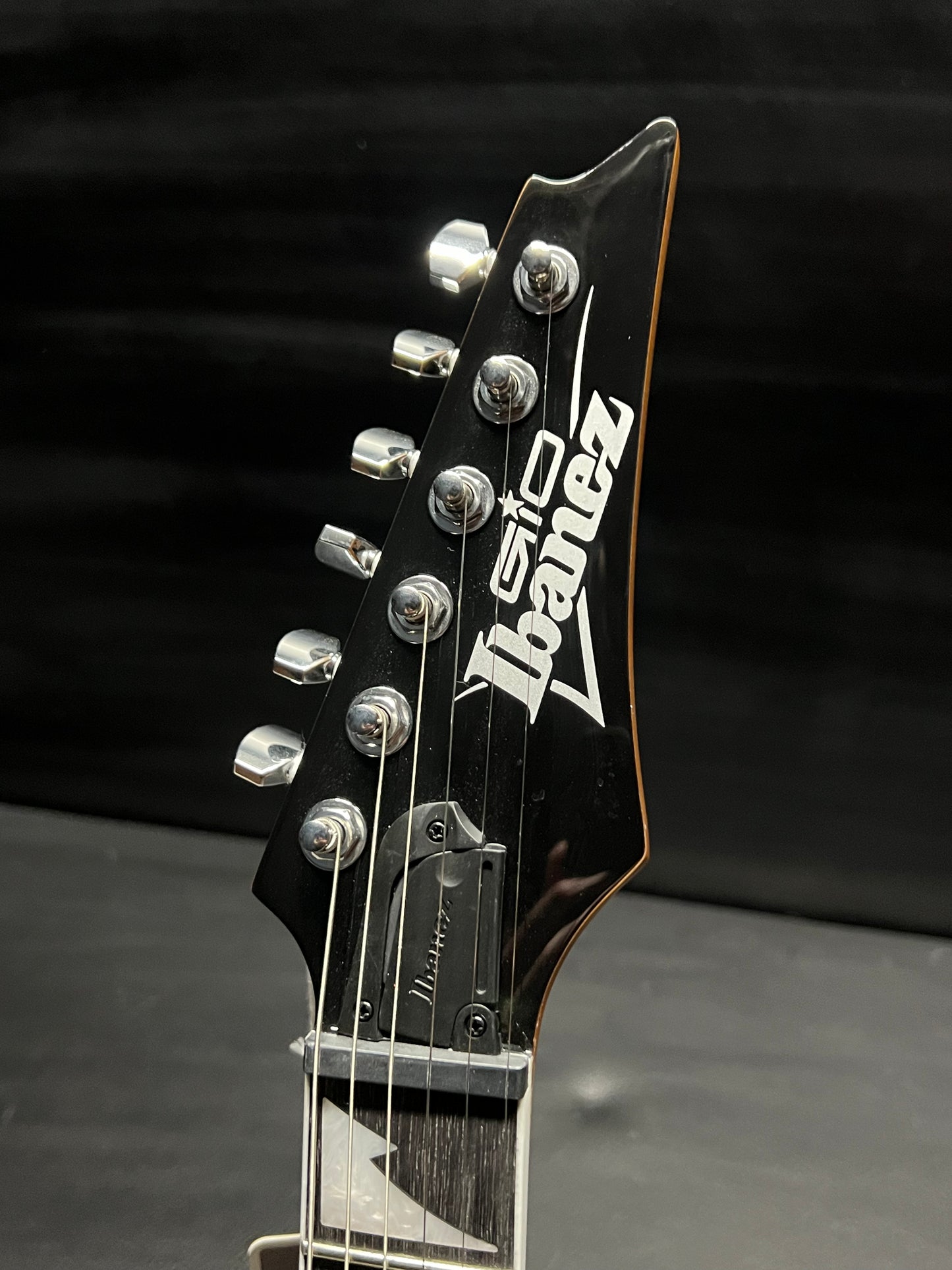 Ibanez RG Gio GRG220PA1BKB
