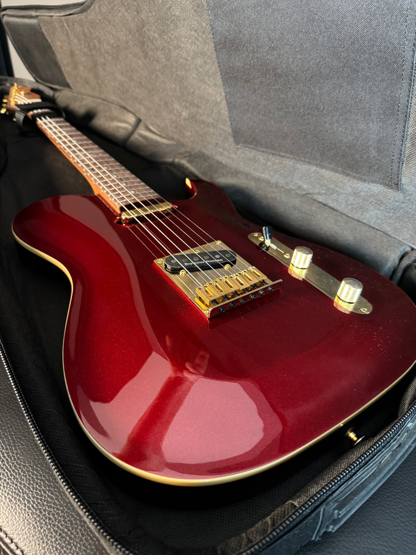Chapman Lawmaker Classic Hollywood Red